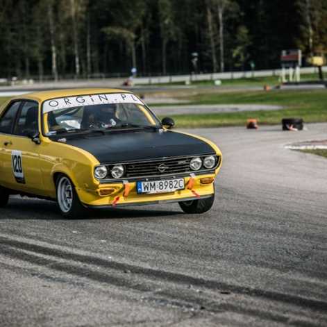Youngtimer i klasyk na zawody – który model wybrać?